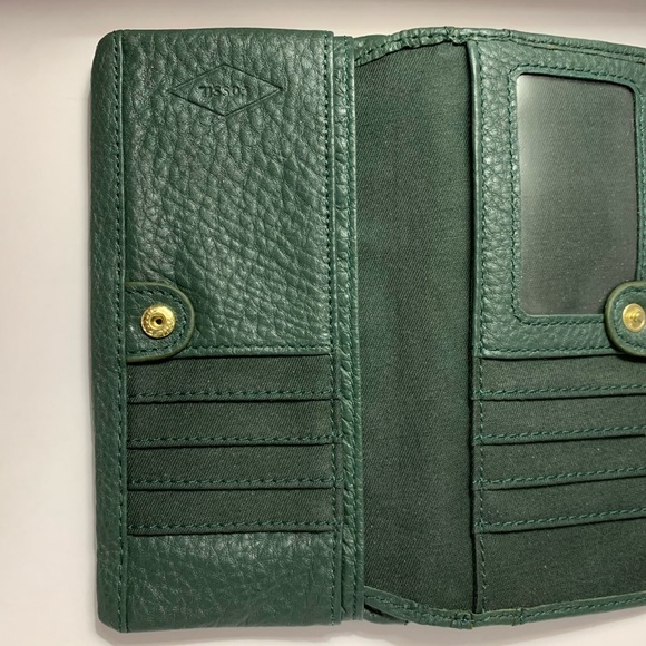 Fossil wallet. Great condition. - Picture 3 of 5